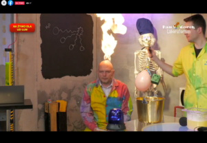 Pan Korek laboratorium - płomień nad głową